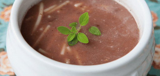 Sopa nutritiva de feijão