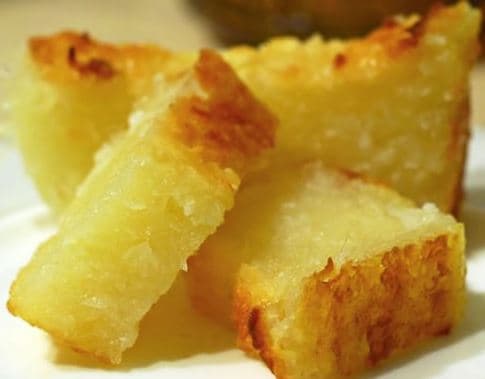 Bolo de aipim com coco
