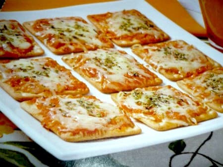 Mini pizza de biscoito cream cracker