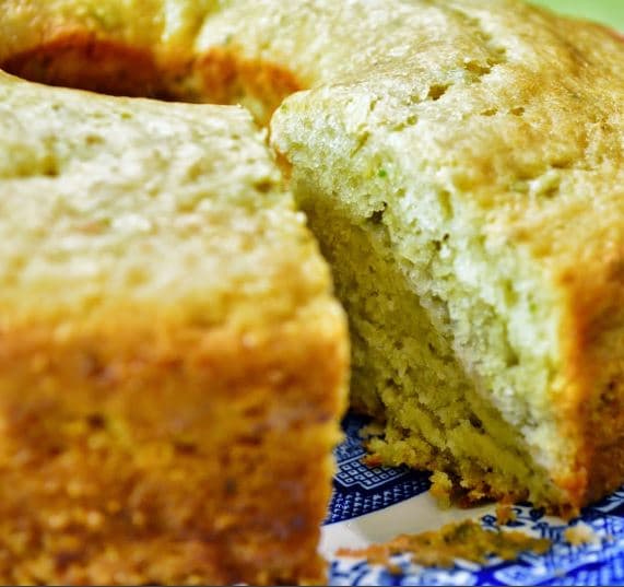 Bolo de abacate com limão
