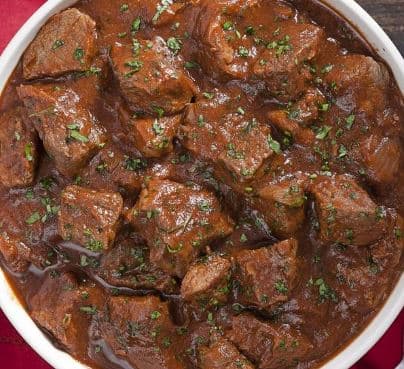 Carne com cerveja preta