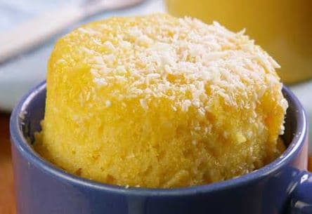 Bolo de laranja na caneca