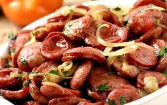 Calabresa acebolada